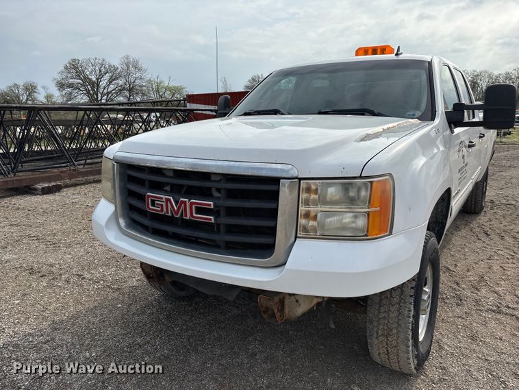 image for item FB3436 2008 GMC Sierra 3500HD Crew Cab pickup truck