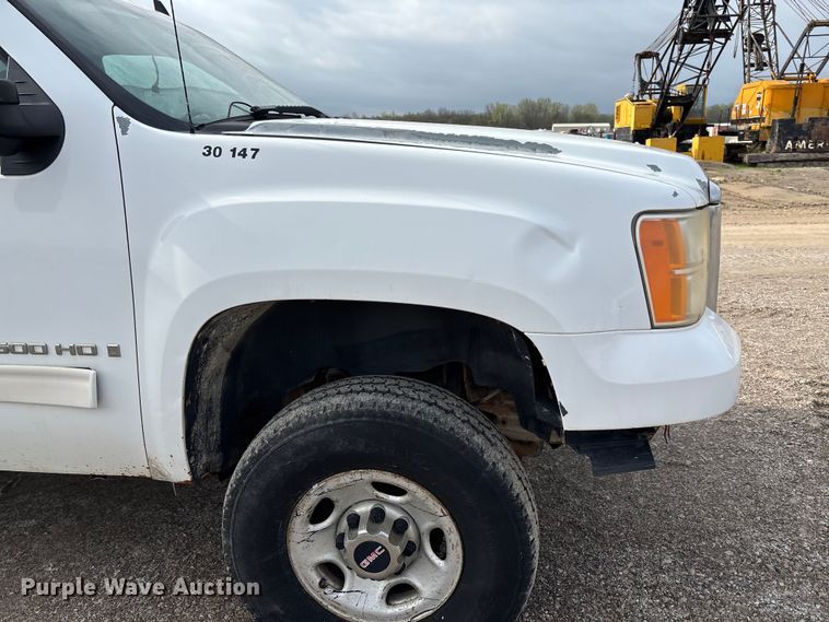 image for item FB3436 2008 GMC Sierra 3500HD Crew Cab pickup truck