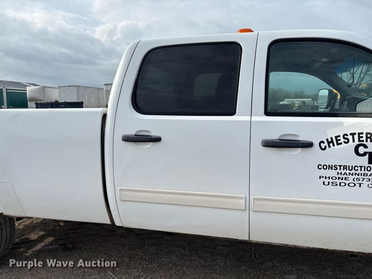 image for item FB3436 2008 GMC Sierra 3500HD Crew Cab pickup truck