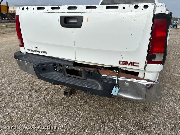 image for item FB3436 2008 GMC Sierra 3500HD Crew Cab pickup truck