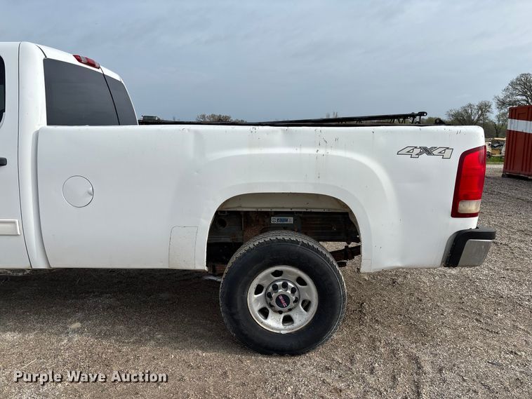 image for item FB3436 2008 GMC Sierra 3500HD Crew Cab pickup truck