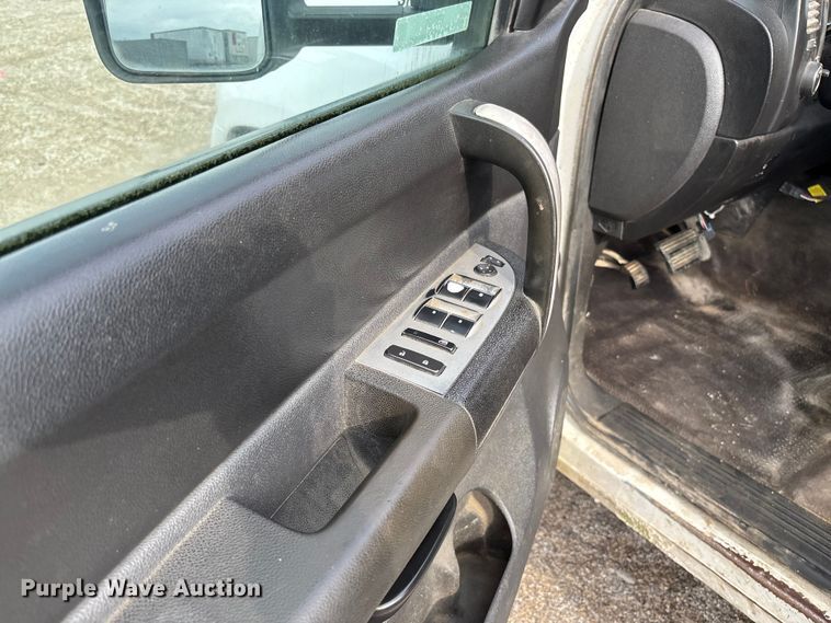 image for item FB3436 2008 GMC Sierra 3500HD Crew Cab pickup truck