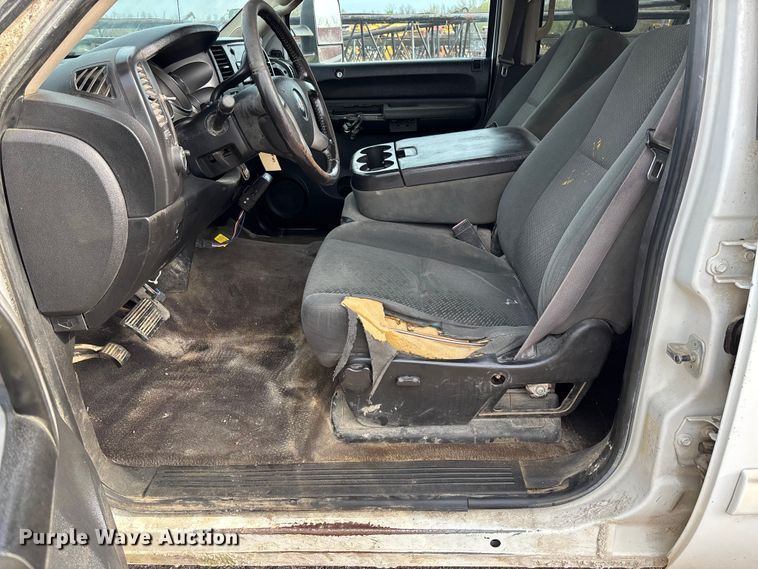 image for item FB3436 2008 GMC Sierra 3500HD Crew Cab pickup truck