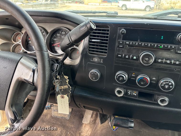 image for item FB3436 2008 GMC Sierra 3500HD Crew Cab pickup truck