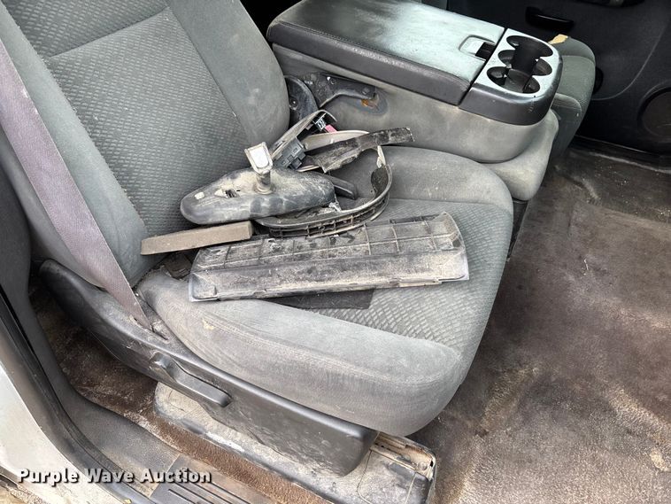 image for item FB3436 2008 GMC Sierra 3500HD Crew Cab pickup truck