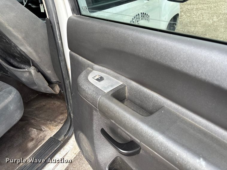 image for item FB3436 2008 GMC Sierra 3500HD Crew Cab pickup truck