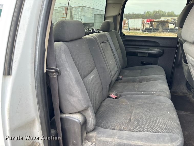 image for item FB3436 2008 GMC Sierra 3500HD Crew Cab pickup truck