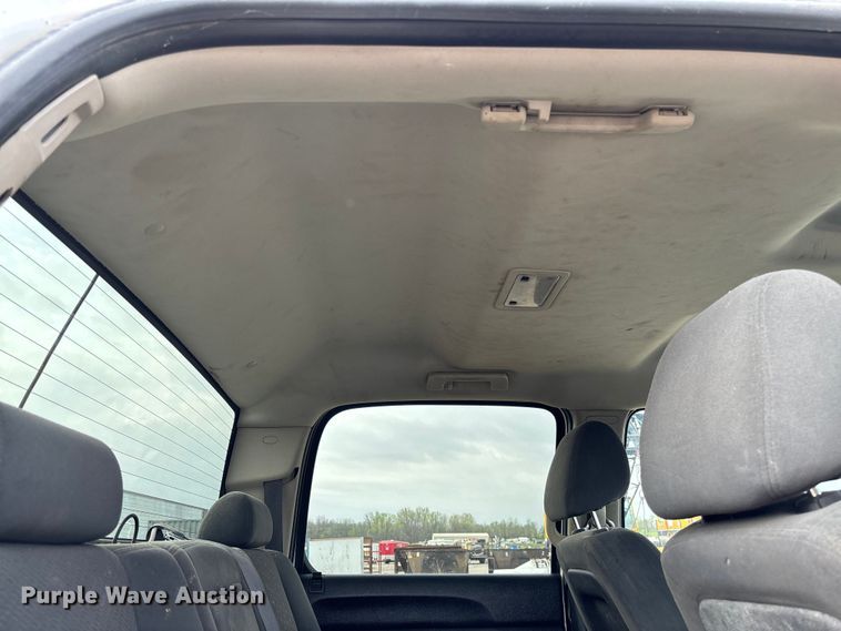 image for item FB3436 2008 GMC Sierra 3500HD Crew Cab pickup truck