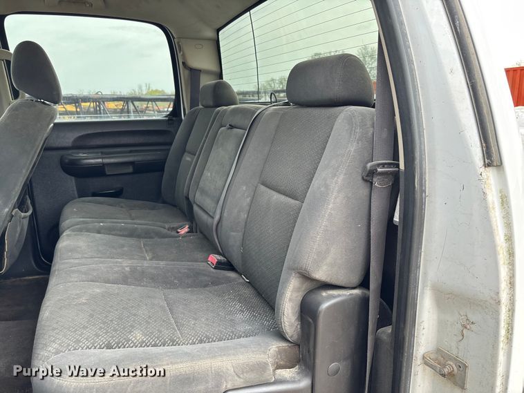 image for item FB3436 2008 GMC Sierra 3500HD Crew Cab pickup truck