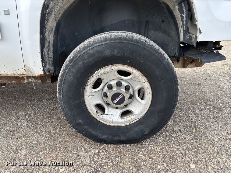 image for item FB3436 2008 GMC Sierra 3500HD Crew Cab pickup truck