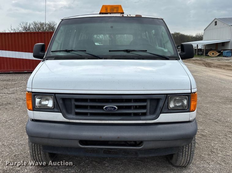 image for item FB3437 2006 Ford E350 van