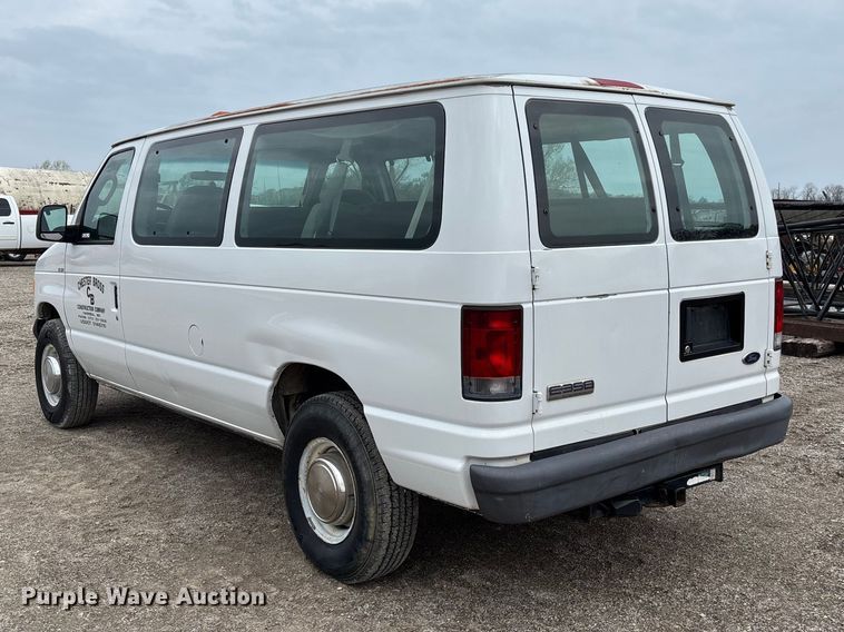 image for item FB3437 2006 Ford E350 van