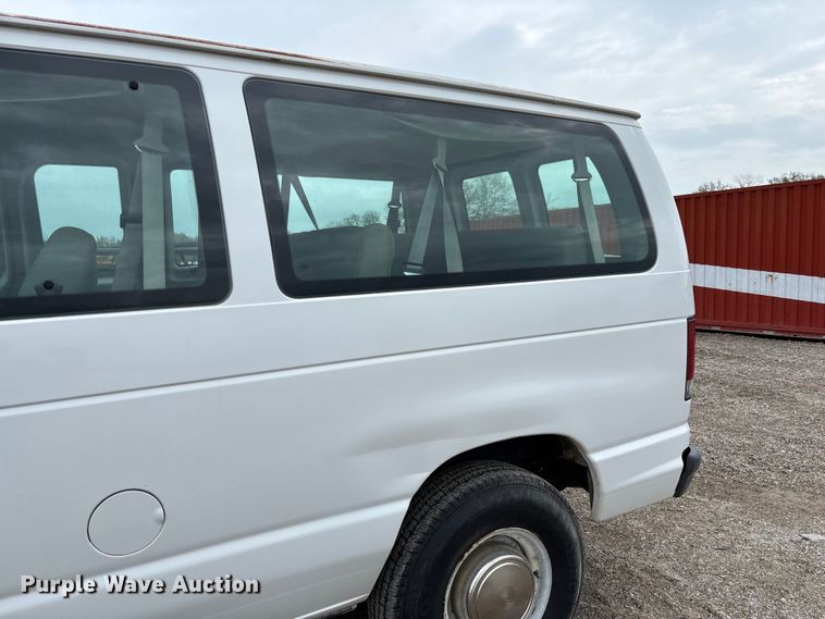 image for item FB3437 2006 Ford E350 van