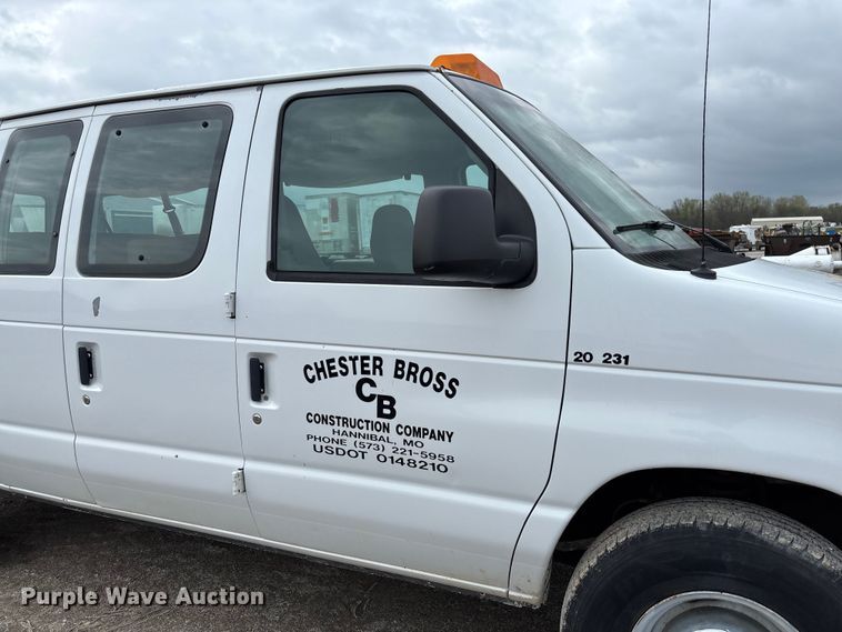 image for item FB3437 2006 Ford E350 van