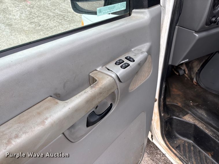 image for item FB3437 2006 Ford E350 van