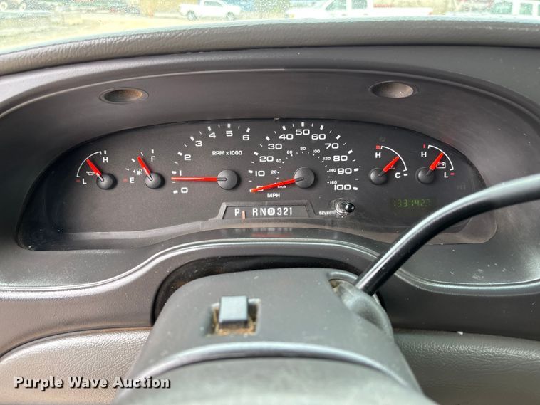 image for item FB3437 2006 Ford E350 van