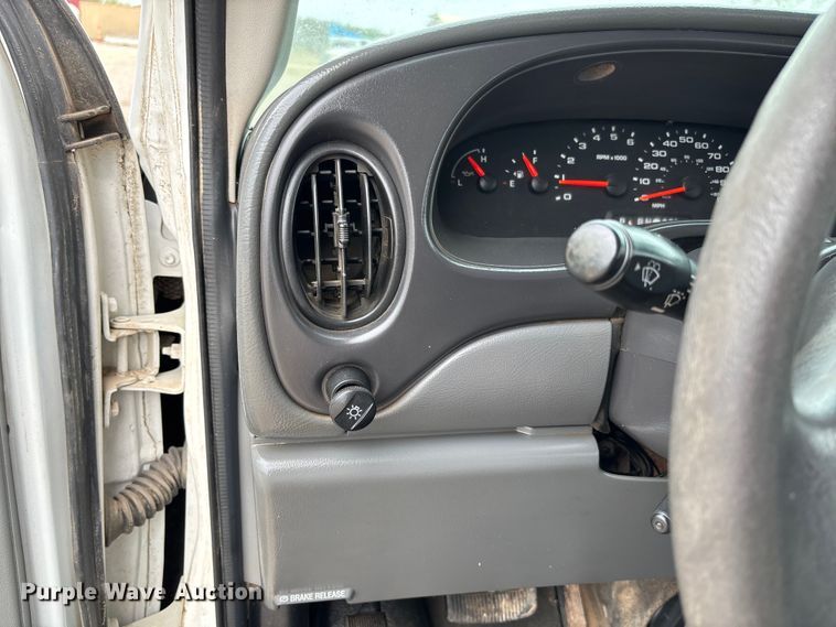 image for item FB3437 2006 Ford E350 van