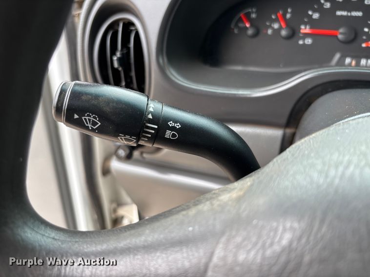 image for item FB3437 2006 Ford E350 van