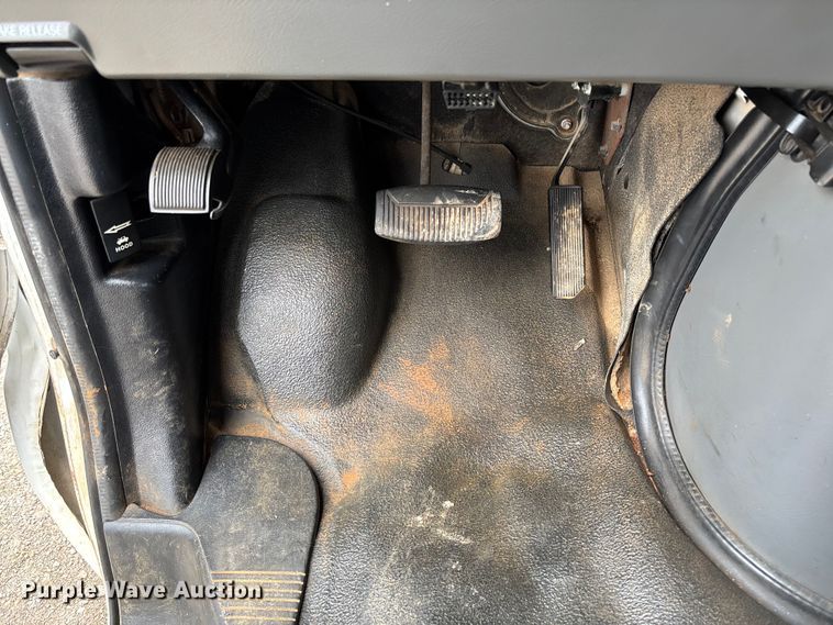 image for item FB3437 2006 Ford E350 van