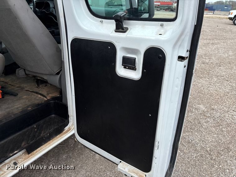 image for item FB3437 2006 Ford E350 van