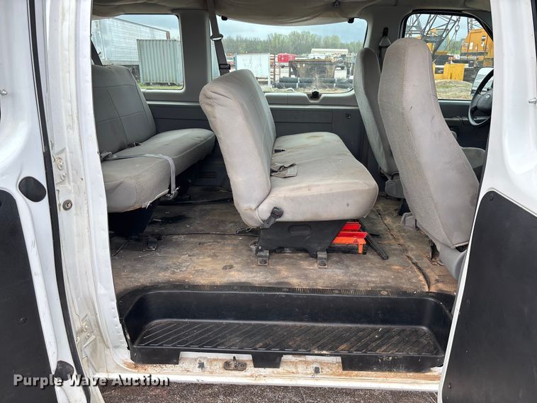 image for item FB3437 2006 Ford E350 van