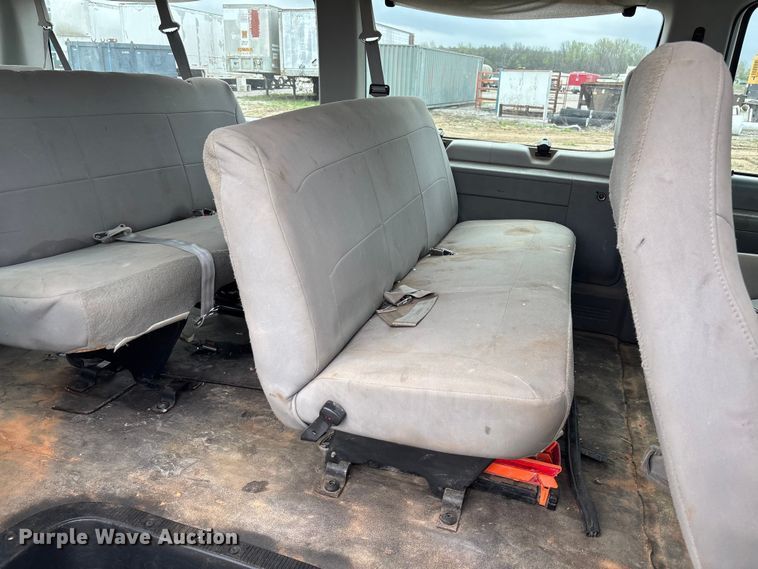 image for item FB3437 2006 Ford E350 van