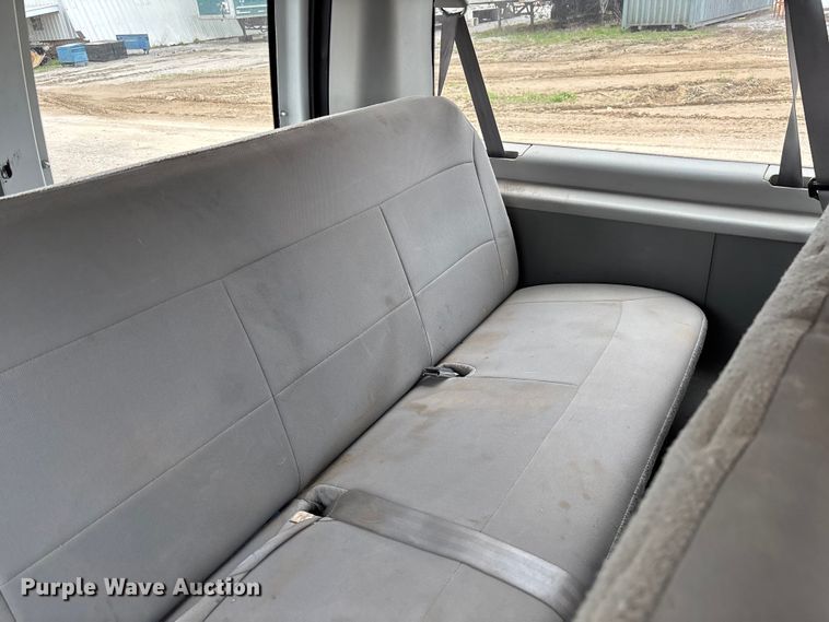 image for item FB3437 2006 Ford E350 van