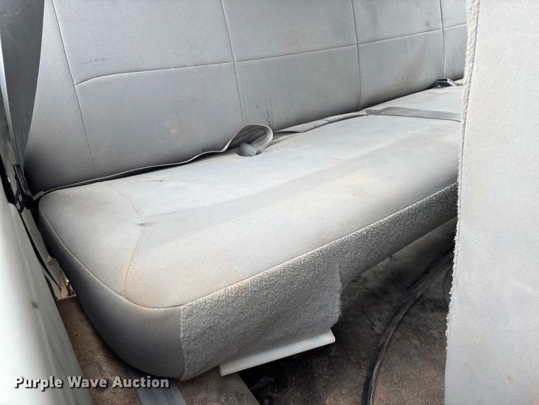 image for item FB3437 2006 Ford E350 van