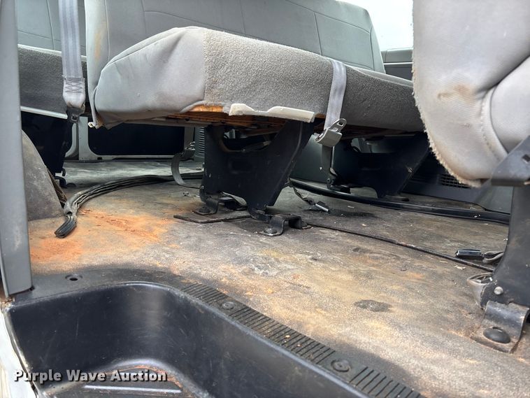 image for item FB3437 2006 Ford E350 van