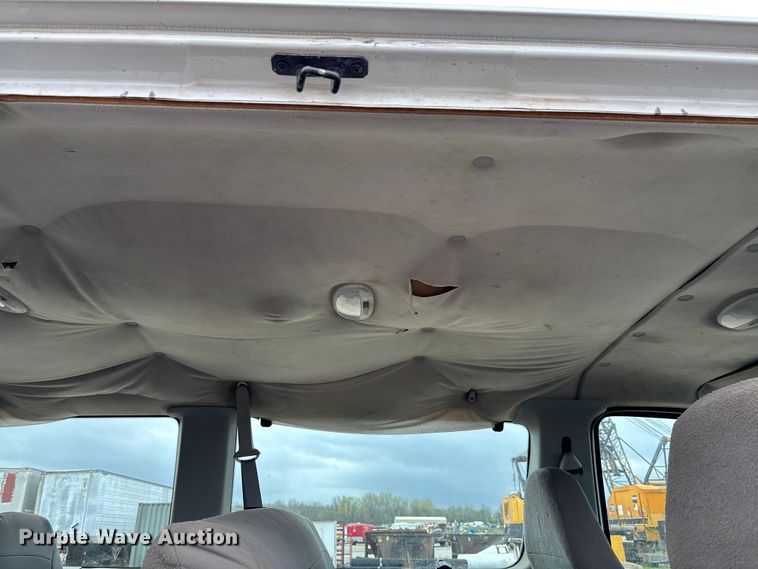 image for item FB3437 2006 Ford E350 van