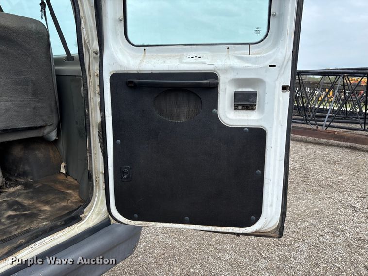 image for item FB3437 2006 Ford E350 van