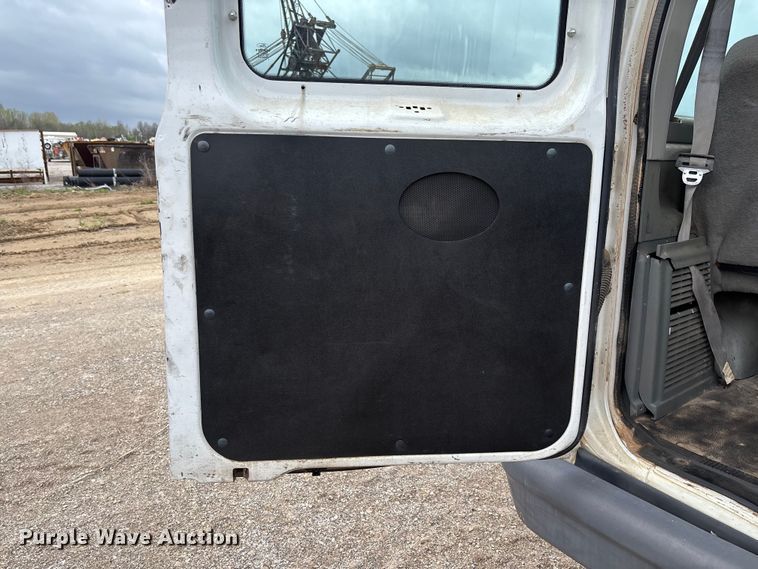 image for item FB3437 2006 Ford E350 van