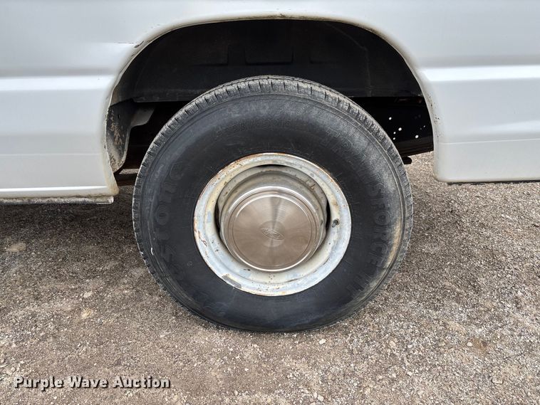 image for item FB3437 2006 Ford E350 van