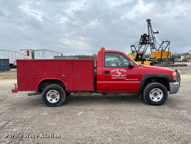 image for item FB3438 2003 GMC Sierra 2500HD utility bed pickup truck