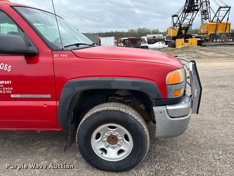 image for item FB3438 2003 GMC Sierra 2500HD utility bed pickup truck