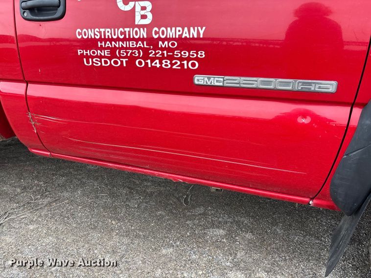 image for item FB3438 2003 GMC Sierra 2500HD utility bed pickup truck