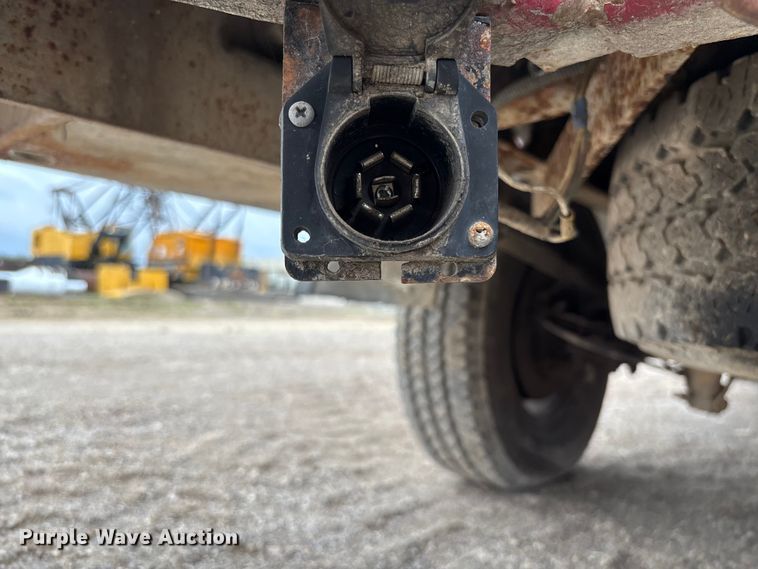 image for item FB3438 2003 GMC Sierra 2500HD utility bed pickup truck