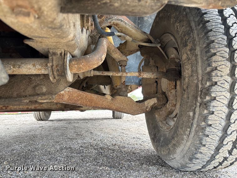 image for item FB3438 2003 GMC Sierra 2500HD utility bed pickup truck