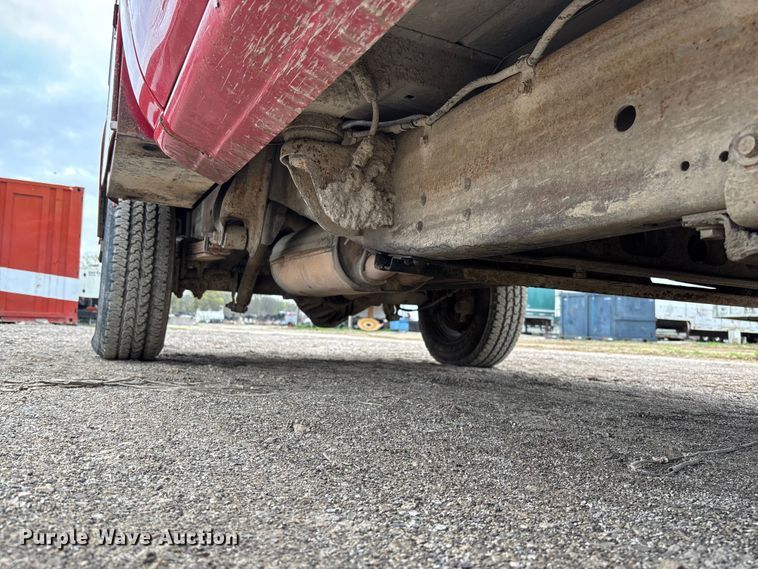 image for item FB3438 2003 GMC Sierra 2500HD utility bed pickup truck