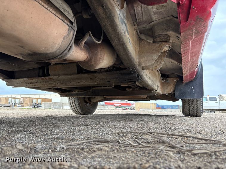 image for item FB3438 2003 GMC Sierra 2500HD utility bed pickup truck