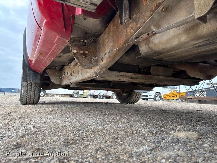 image for item FB3438 2003 GMC Sierra 2500HD utility bed pickup truck