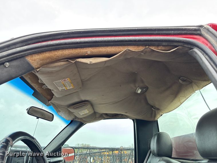 image for item FB3438 2003 GMC Sierra 2500HD utility bed pickup truck