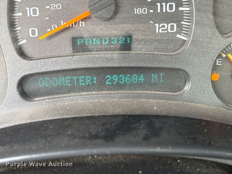 image for item FB3438 2003 GMC Sierra 2500HD utility bed pickup truck