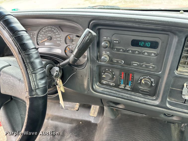 image for item FB3438 2003 GMC Sierra 2500HD utility bed pickup truck