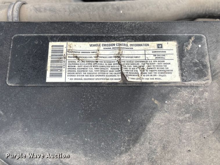 image for item FB3438 2003 GMC Sierra 2500HD utility bed pickup truck