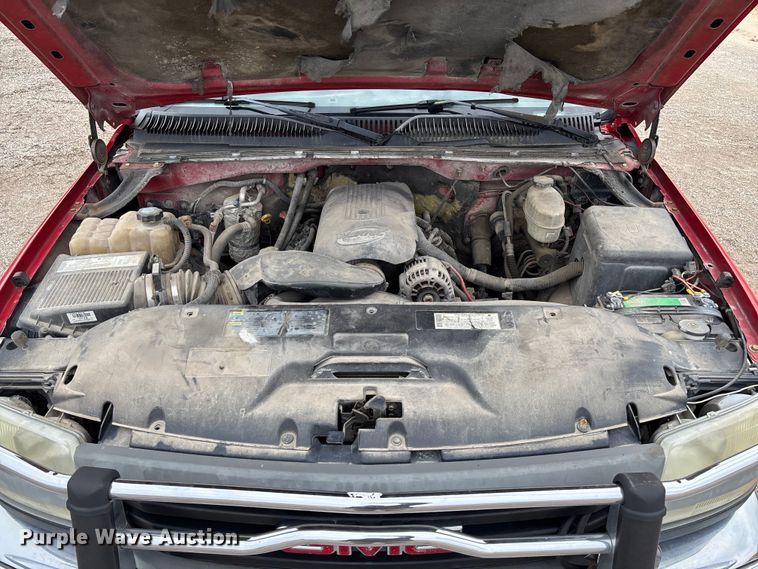 image for item FB3438 2003 GMC Sierra 2500HD utility bed pickup truck