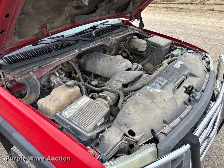 image for item FB3438 2003 GMC Sierra 2500HD utility bed pickup truck