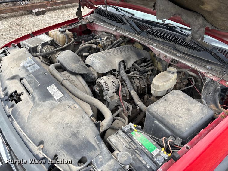 image for item FB3438 2003 GMC Sierra 2500HD utility bed pickup truck