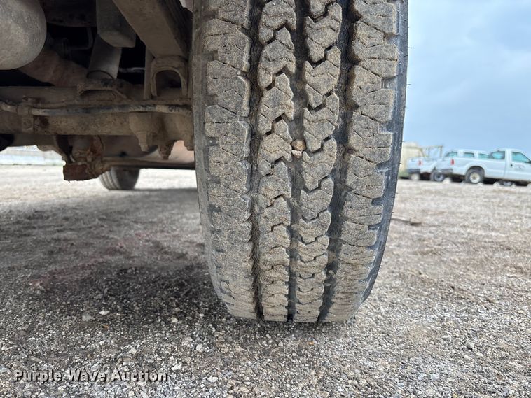 image for item FB3438 2003 GMC Sierra 2500HD utility bed pickup truck