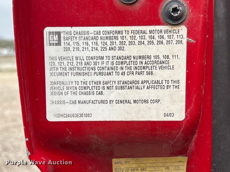 image for item FB3438 2003 GMC Sierra 2500HD utility bed pickup truck